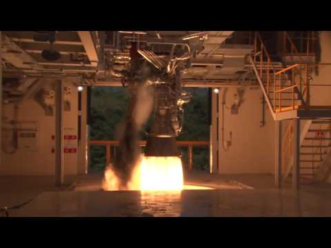Βίντεο: Όταν δοκιμάζεται κινητήρας πυραύλου σε πλήρη ώθηση